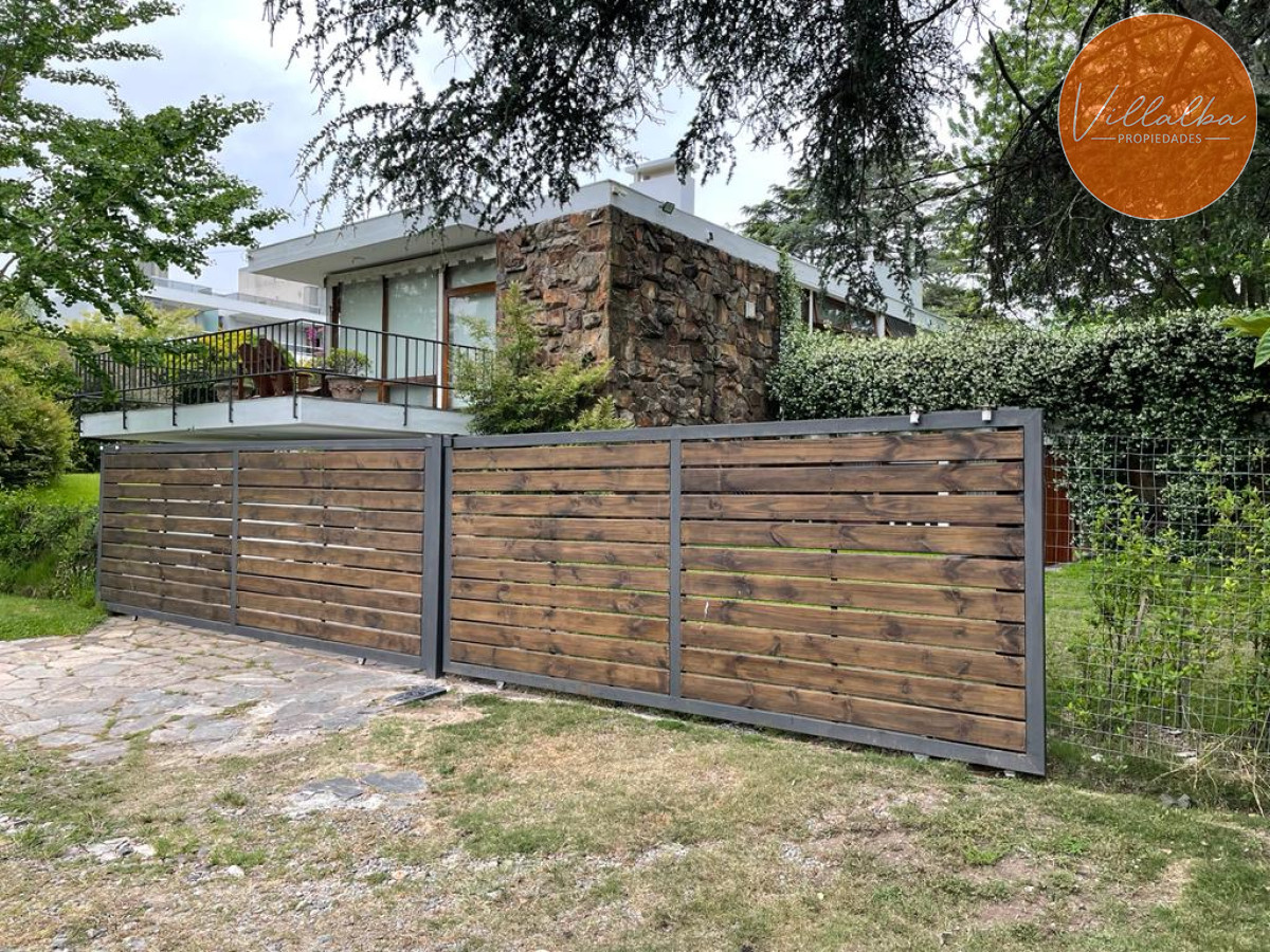 Casa ID.2933 - Casa en venta, Oportunidad para desarrollo inmobiliario en Playa Mansa, Punta del Este. 