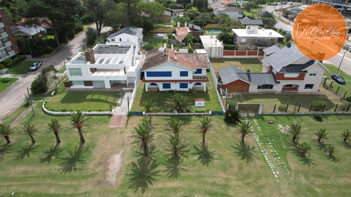 Apartamento ID.3322 - Importante residencia frente al mar en venta.