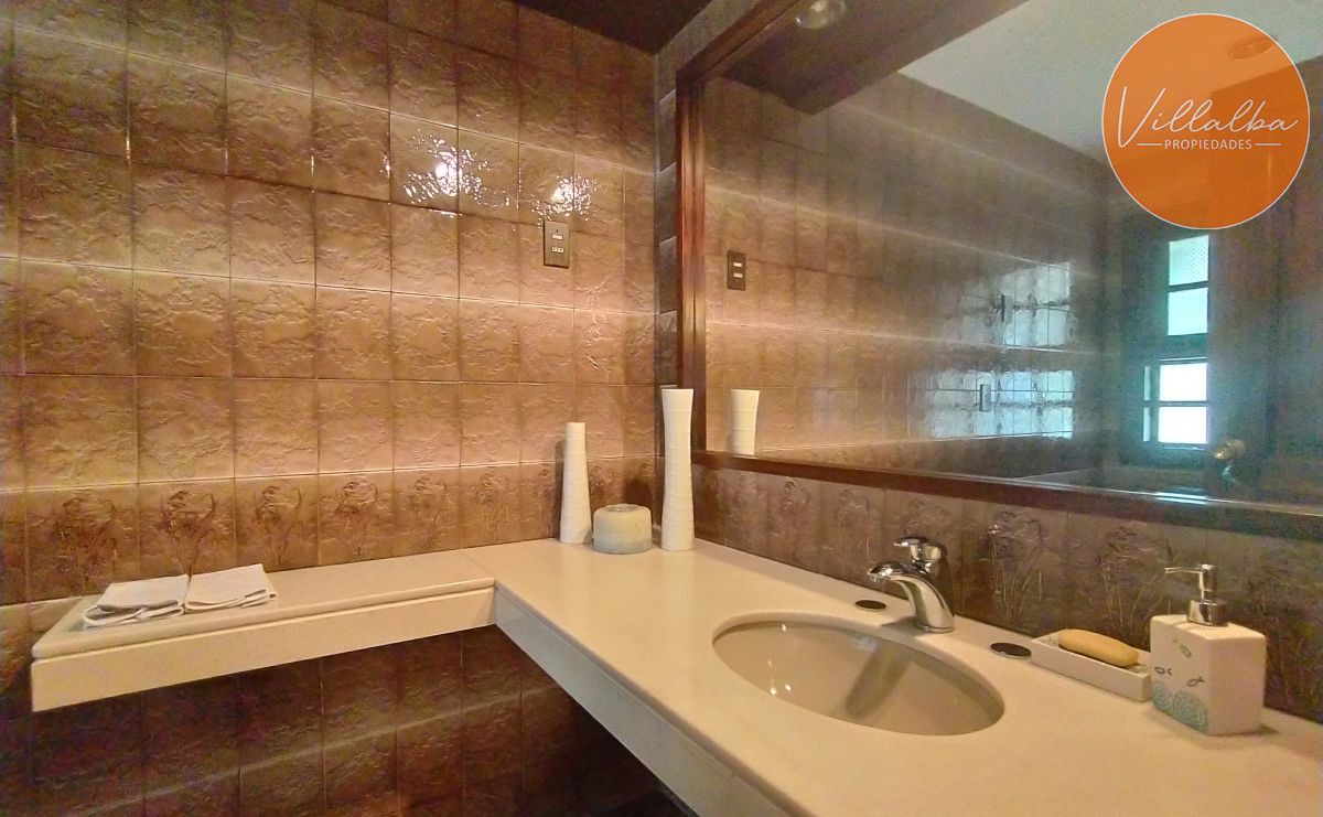 Casa ID.3323 - Hermosa mansión en Golf de 6 dormitorios , Punta del Este