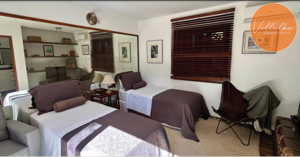 Apartamento ID.3313 - Venta de casa de 3 dormitorios + casa de huespedes mansa