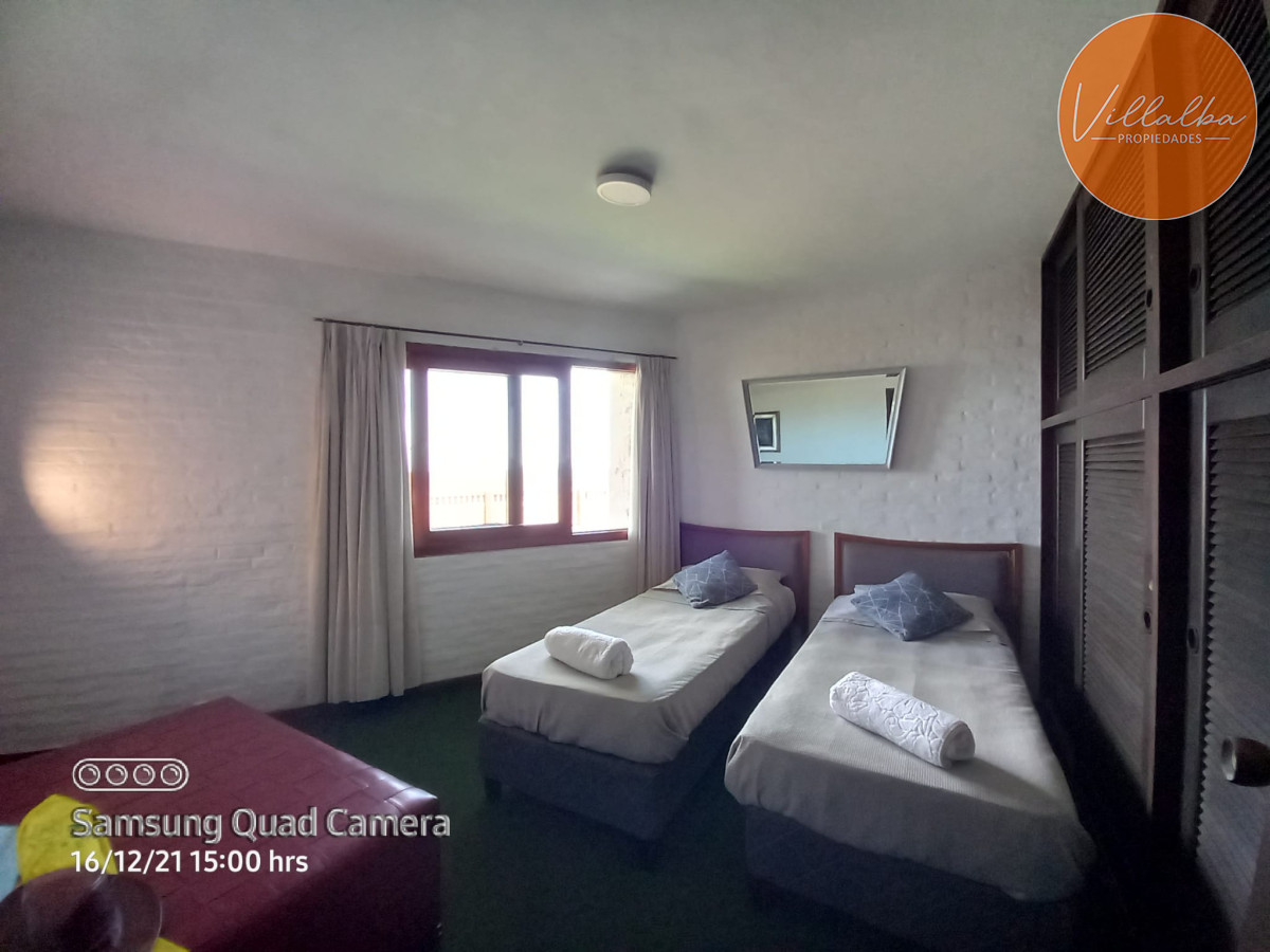 Casa ID.1689 - Vende casa en excelente estado, reciclada. De 6 dormitorios en Peninsula. Punta del Este 
