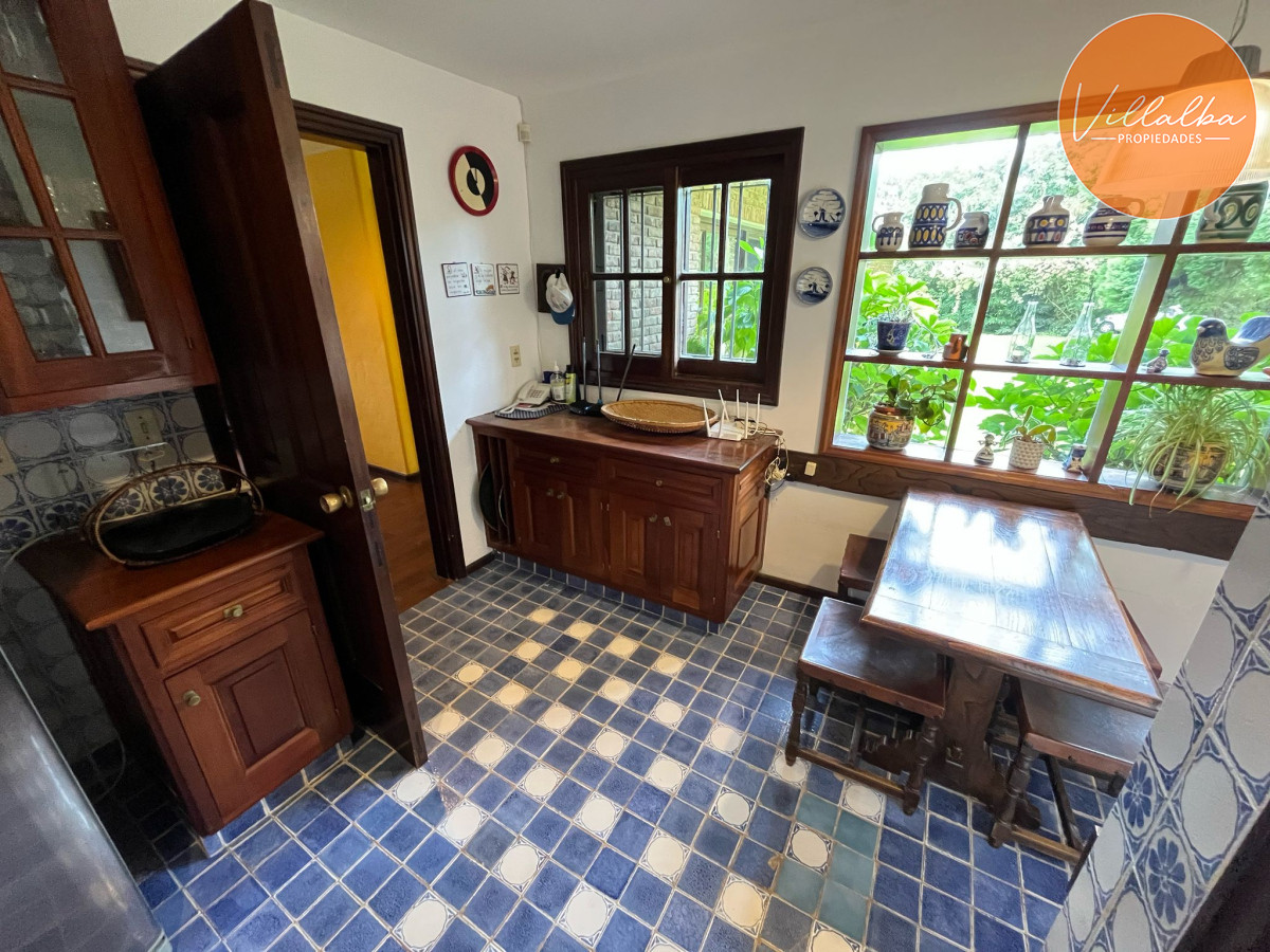 Casa ID.3323 - Hermosa mansión en Golf de 6 dormitorios , Punta del Este