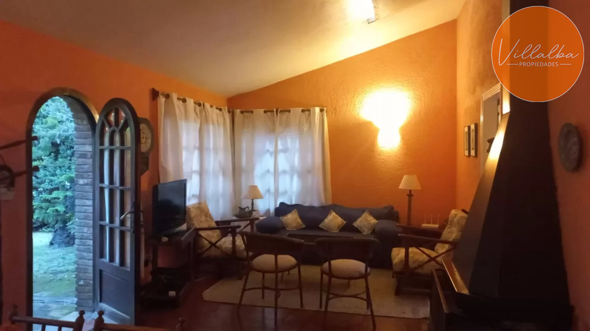 Casa ID.1483 - Venta Casa en Aidy Grill, Punta del Este con parrillero a pocas cuadras del mar