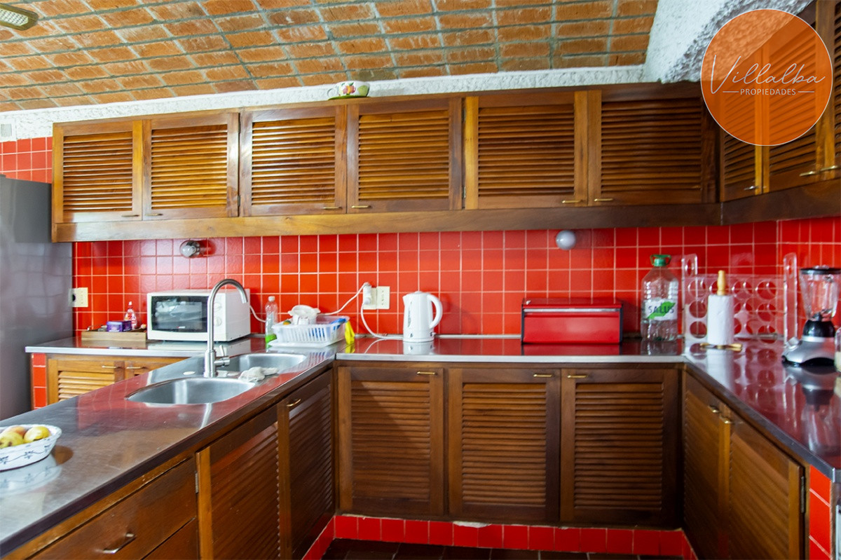 Casa ID.2673 - Hermosa casa en venta en zona de la península.