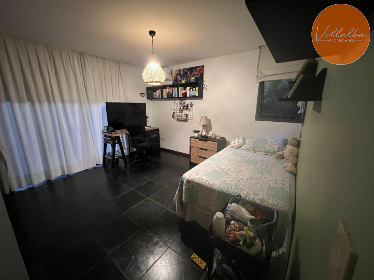 Apartamento ID.2245 - Casa de 4 dormitorios en venta en - Punta del Este