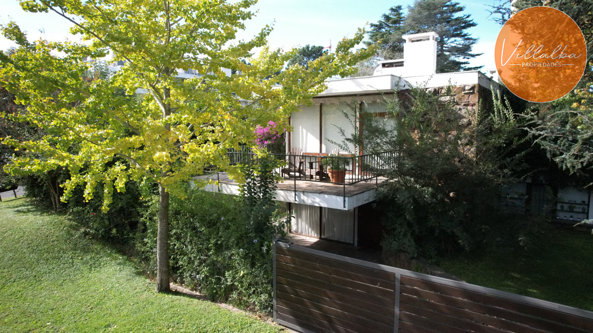 Casa ID.2933 - Casa en venta, Oportunidad para desarrollo inmobiliario en Playa Mansa, Punta del Este. 