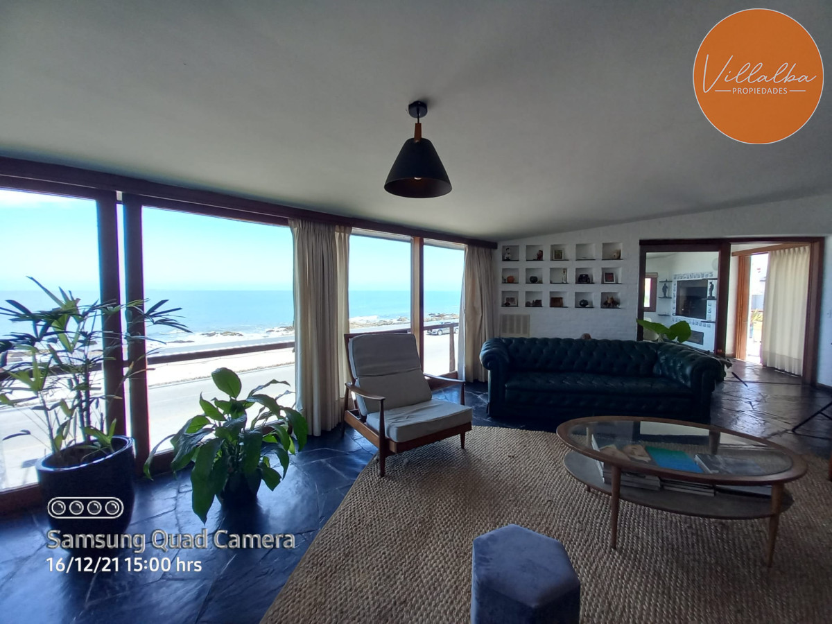 Casa ID.1689 - Vende casa en excelente estado, reciclada. De 6 dormitorios en Peninsula. Punta del Este 