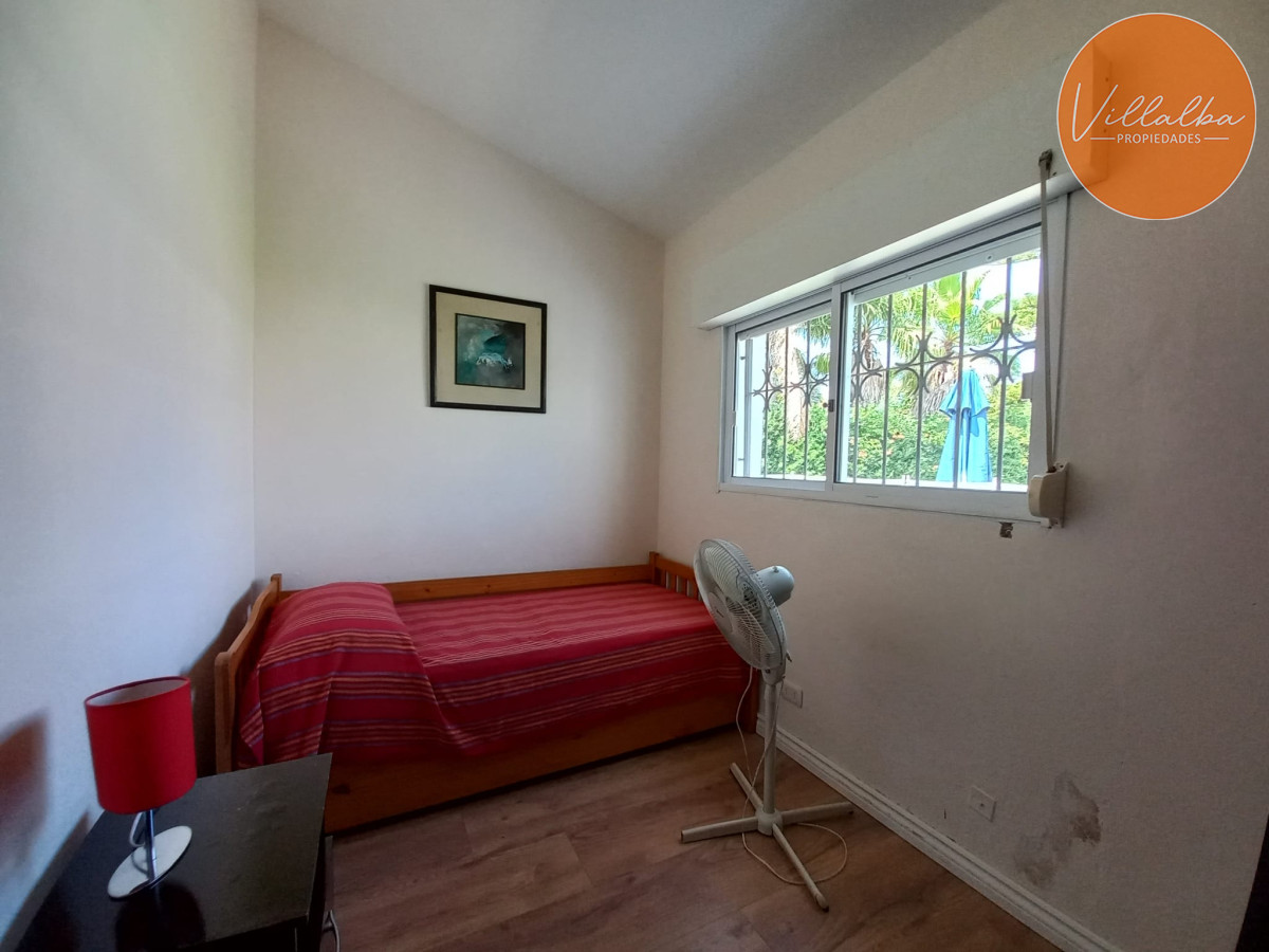 Apartamento ID.2047 - Vende casa de 3 dormitorios totalmente reformada. Con piscina climatizada. Cerca de colegios, Punta del Este 