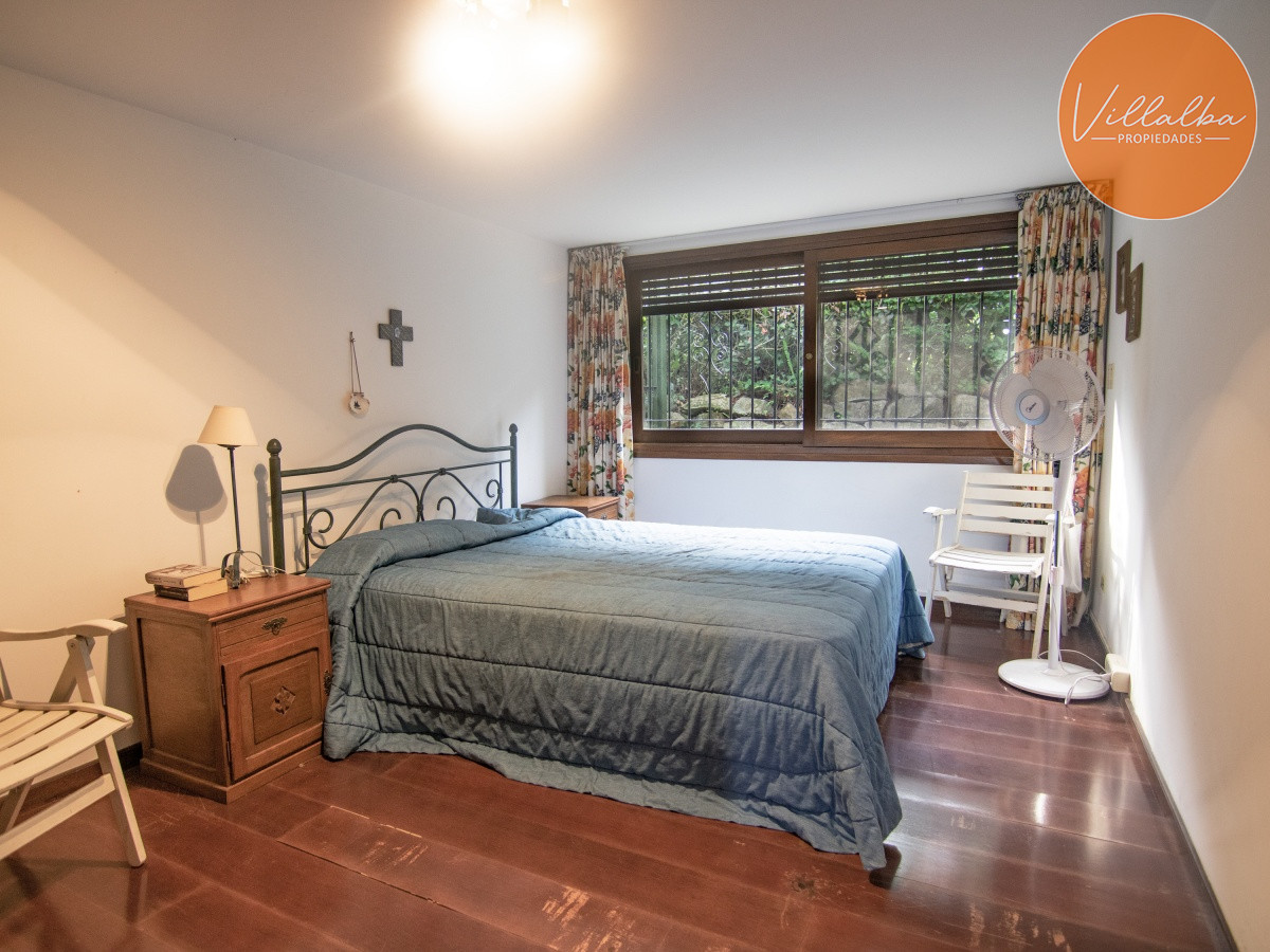 Apartamento ID.2762 - Espectacular chalet de gran tamaño, zona del Golf.