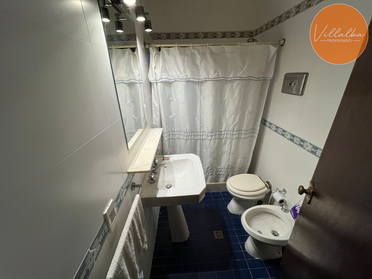 Apartamento ID.3213 - Vende casa de 3 dormitorios en Pinares, Punta del Este 