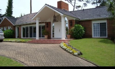 Hermosa casa en venta de 5 dormitorios.