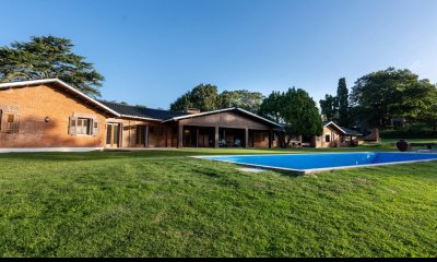 En venta casa de 4 dormitorios, con agradable entorno en Golf, Punta del Este.