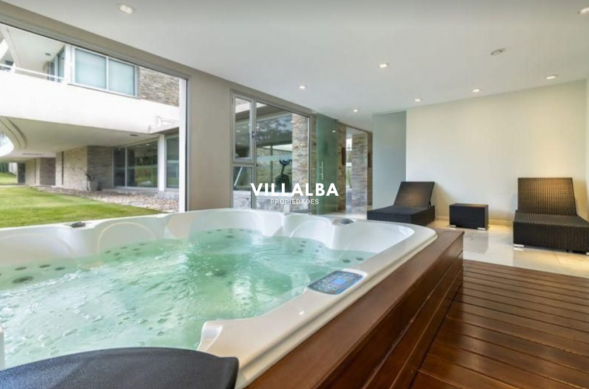 Apartamento ID.4249 - Departamento de 2 suites + depedencia en venta Frente al mar.
