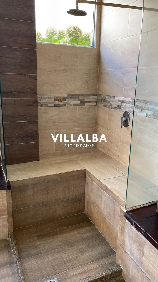 Apartamento ID.4122 - Vende apartamento de 2 dormitorios en Brava Punta del Este