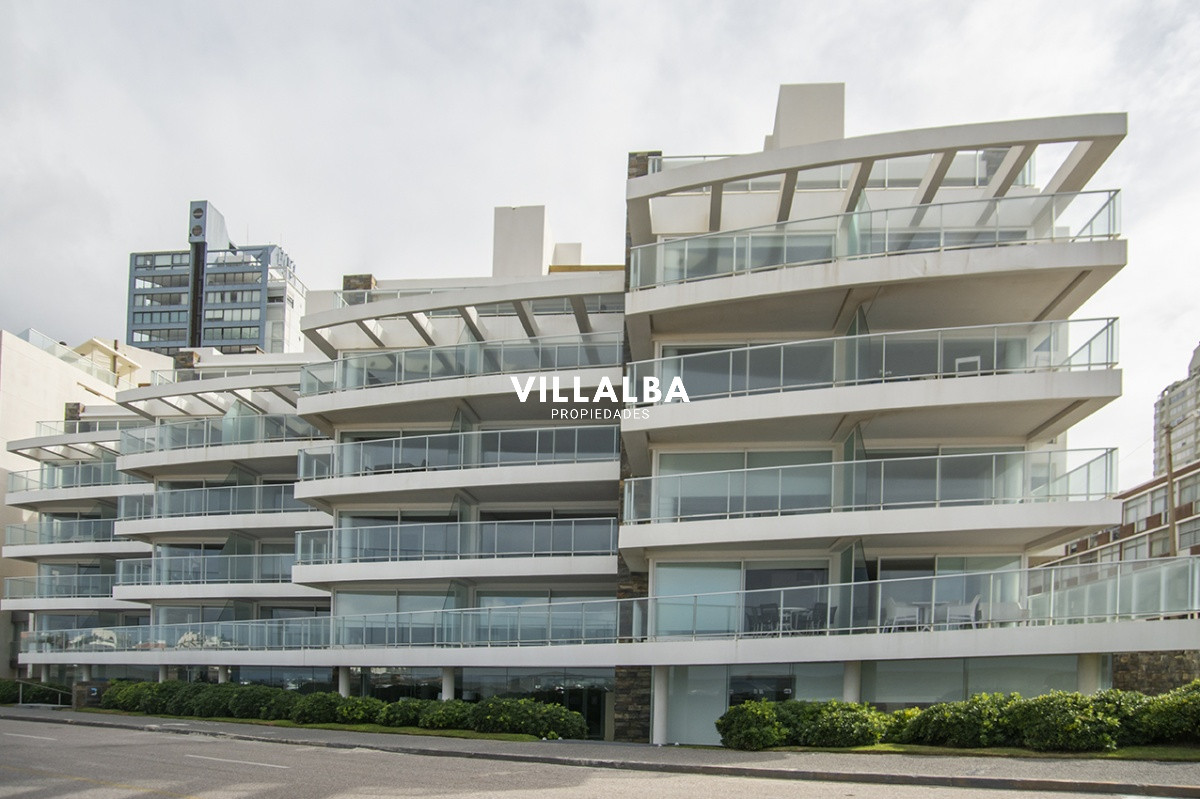 Apartamento ID.2178 - Vende apartamento. Edificio Bonaire. 3 dormitorios con servicios. Brava, Peninsula, Punta del Este