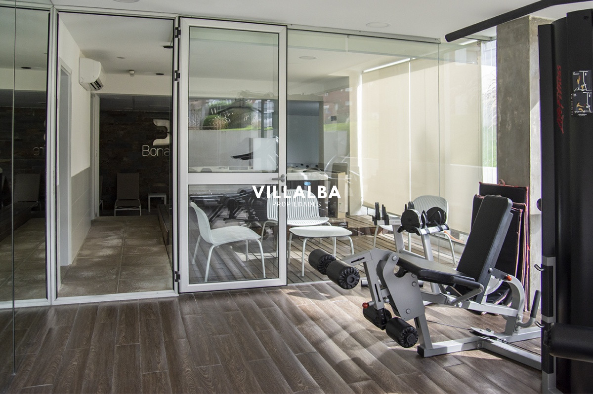 Apartamento ID.2178 - Vende apartamento. Edificio Bonaire. 3 dormitorios con servicios. Brava, Peninsula, Punta del Este