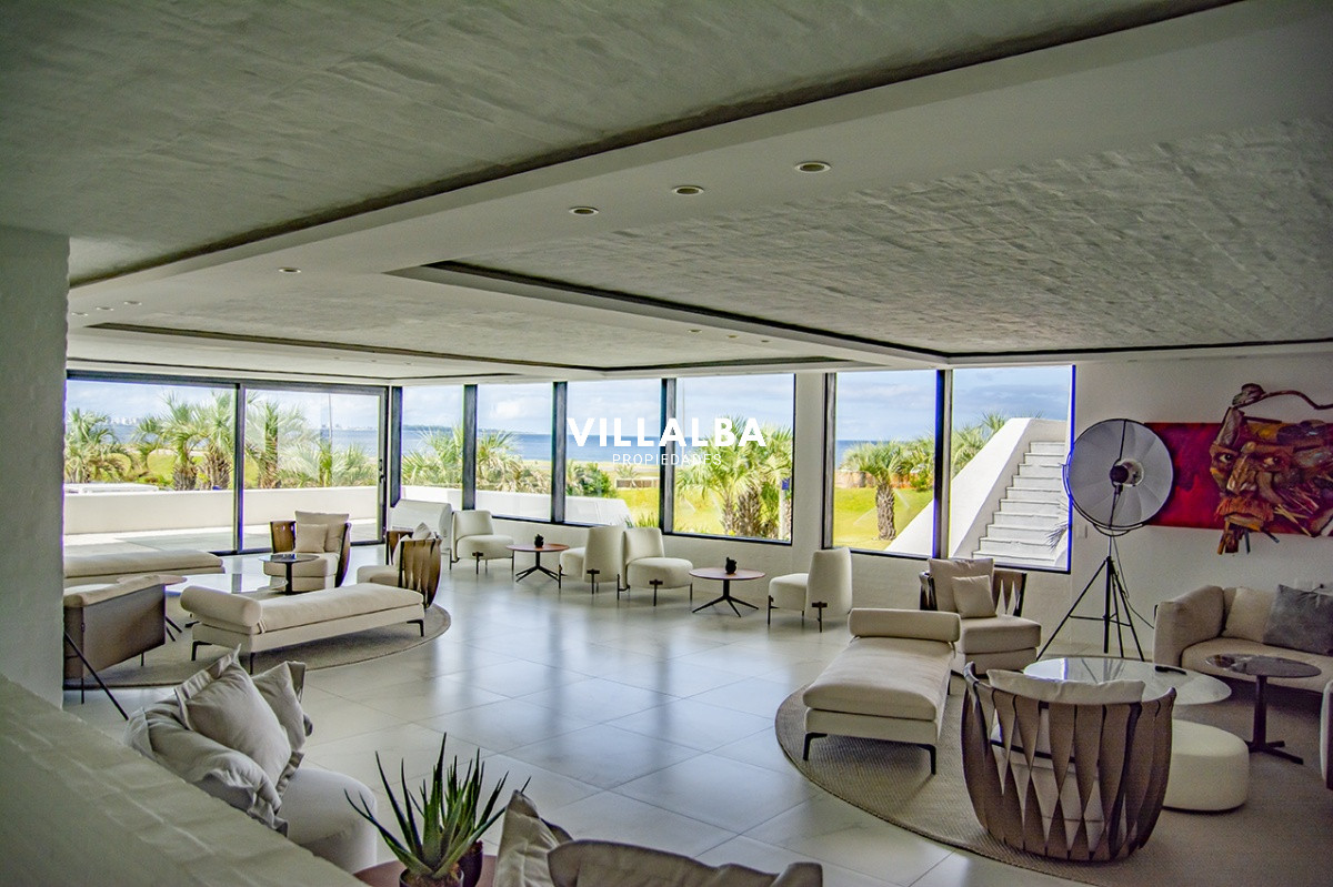 Apartamento ID.3358 - Vende apartamento con vista al mar de 3 suites, en Mansa- Punta del Este.