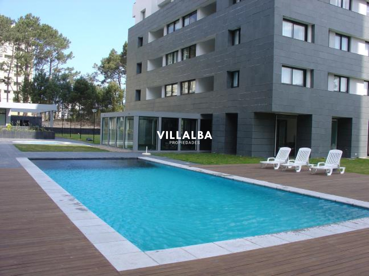 Apartamento ID.4001 - Vende apto de 2 dormitorios con vista al mar en Punta del este