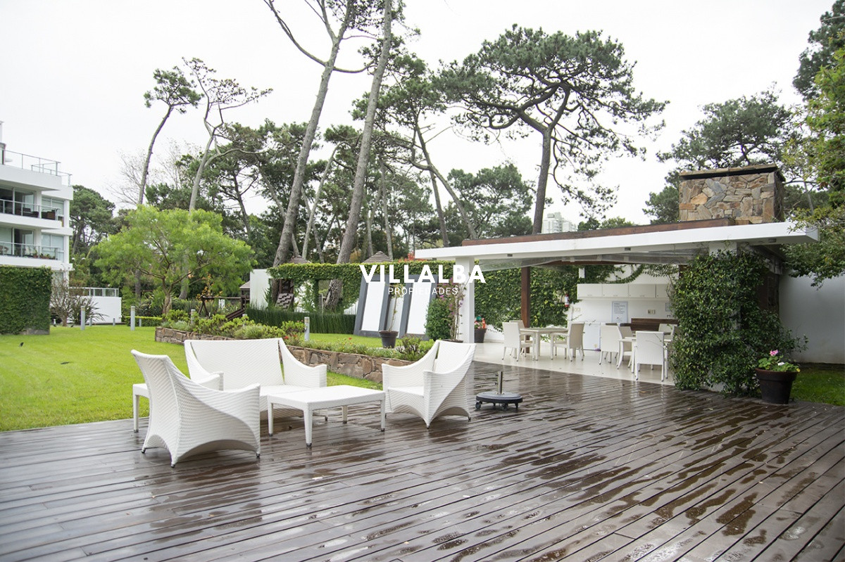 Apartamento ID.3666 - Espectacular departamento duplex a pasos del mar . 3 dormitorios en venta