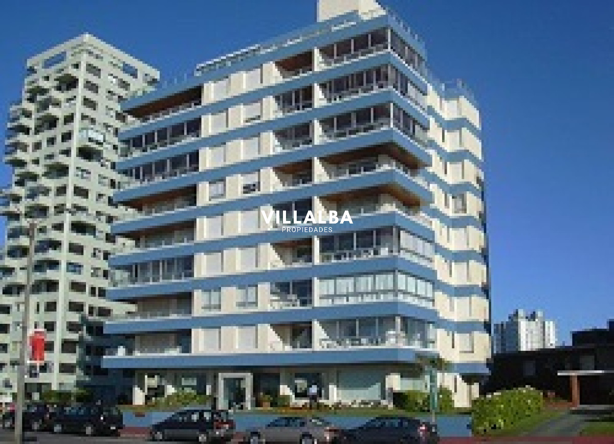 Apartamento ID.4157 - Vende apartamento de 2 dormitorios en Punta del Este, Playa Brava