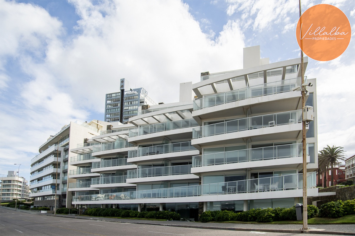 Apartamento ID.2178 - Vende apartamento. Edificio Bonaire. 3 dormitorios con servicios. Brava, Peninsula, Punta del Este
