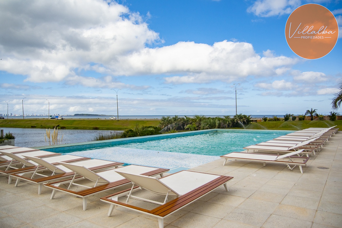 Apartamento ID.3358 - Vende apartamento con vista al mar de 3 suites, en Mansa- Punta del Este.