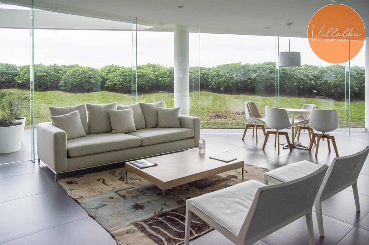 Apartamento ID.2178 - Vende apartamento. Edificio Bonaire. 3 dormitorios con servicios. Brava, Peninsula, Punta del Este