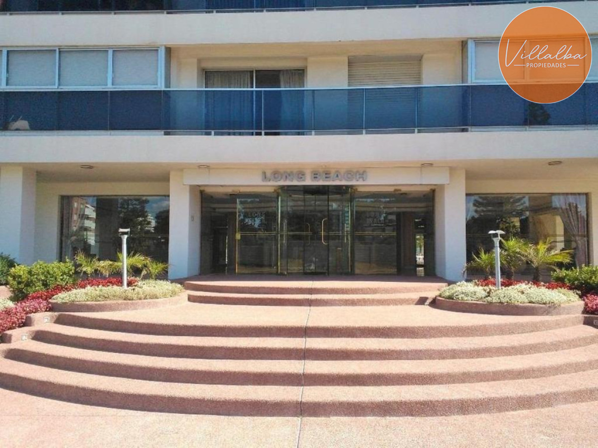 Apartamento ID.2810 - Vende apartamento de 2 dormitorios y medio en Chiverta, Reciclado completo. Punta del Este 