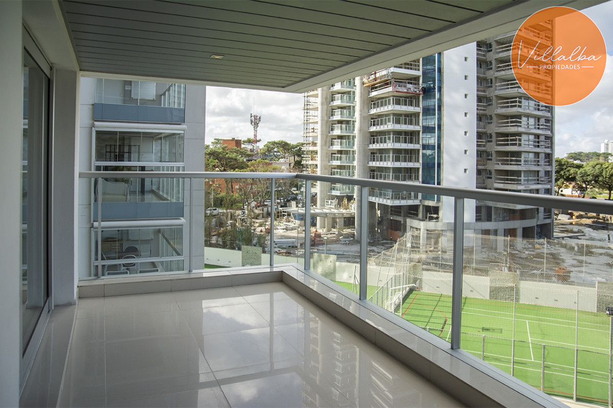 Apartamento ID.2795 - Apartamento  en Venta de 3 dormitorio en Playa Mansa , Torre Miami Boulevard