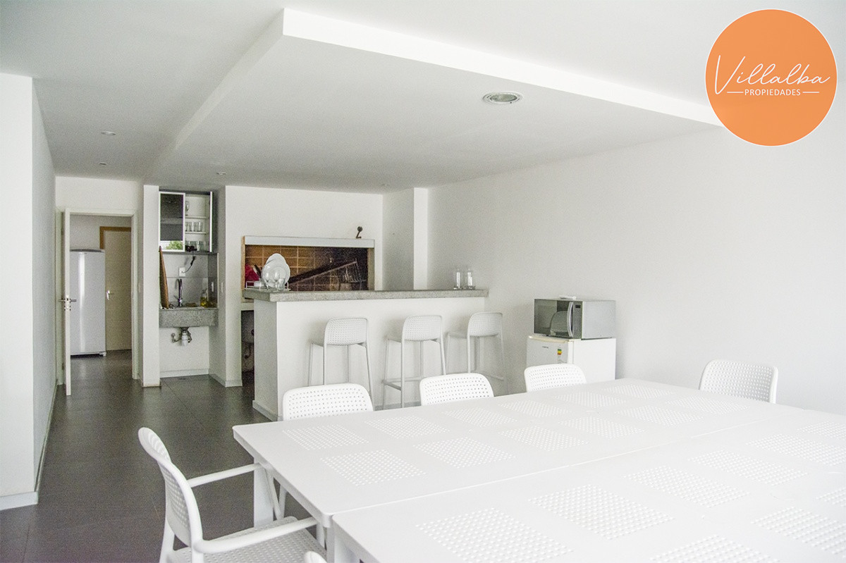 Apartamento ID.2178 - Vende apartamento. Edificio Bonaire. 3 dormitorios con servicios. Brava, Peninsula, Punta del Este