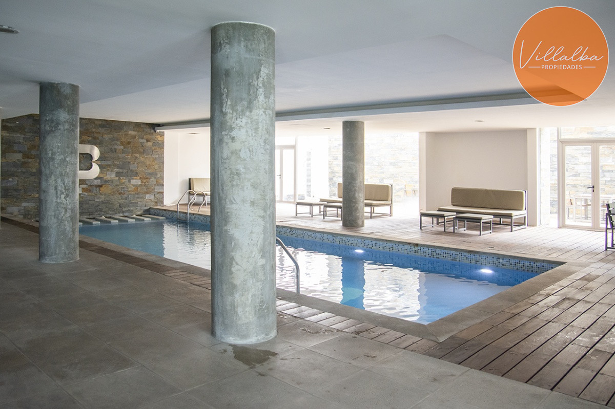 Apartamento ID.2178 - Vende apartamento. Edificio Bonaire. 3 dormitorios con servicios. Brava, Peninsula, Punta del Este