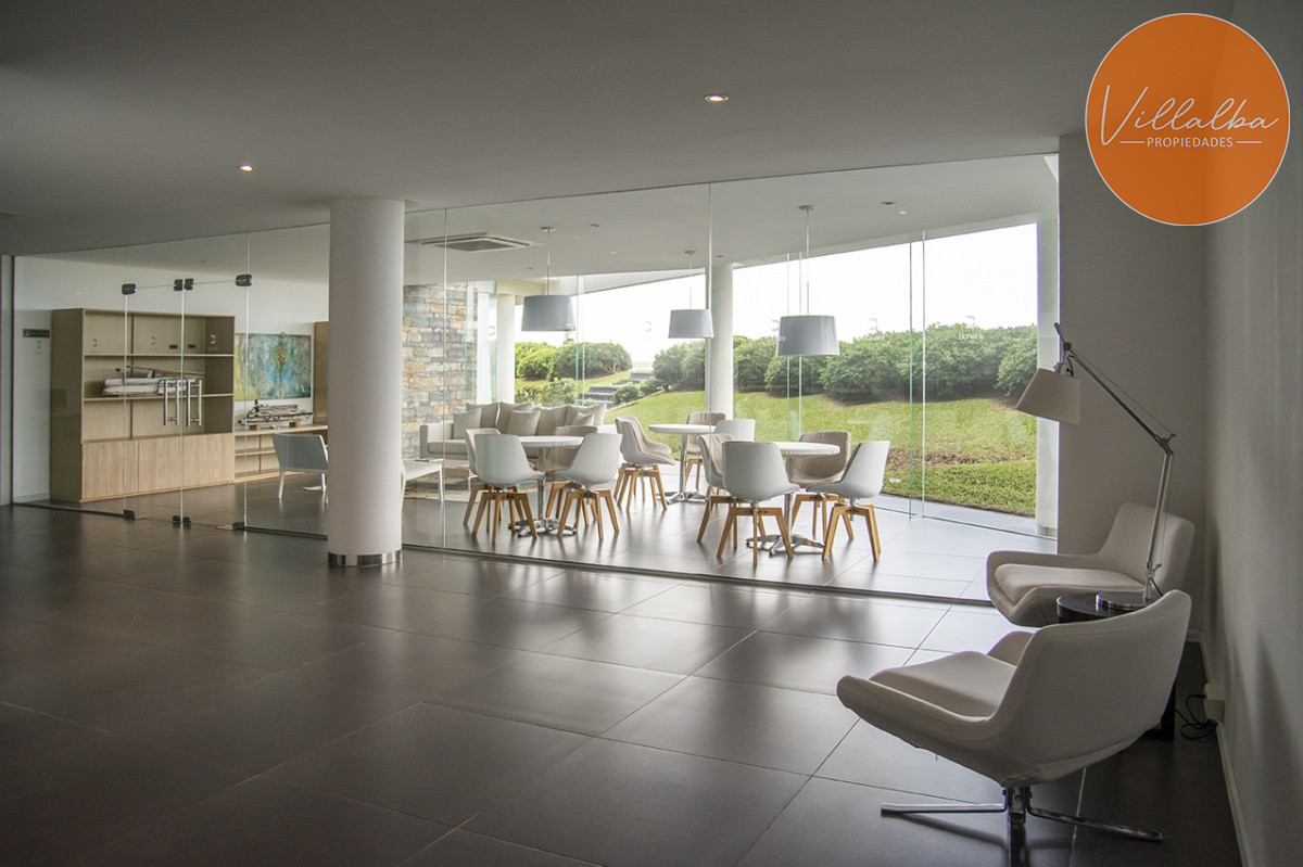 Apartamento ID.2178 - Vende apartamento. Edificio Bonaire. 3 dormitorios con servicios. Brava, Peninsula, Punta del Este