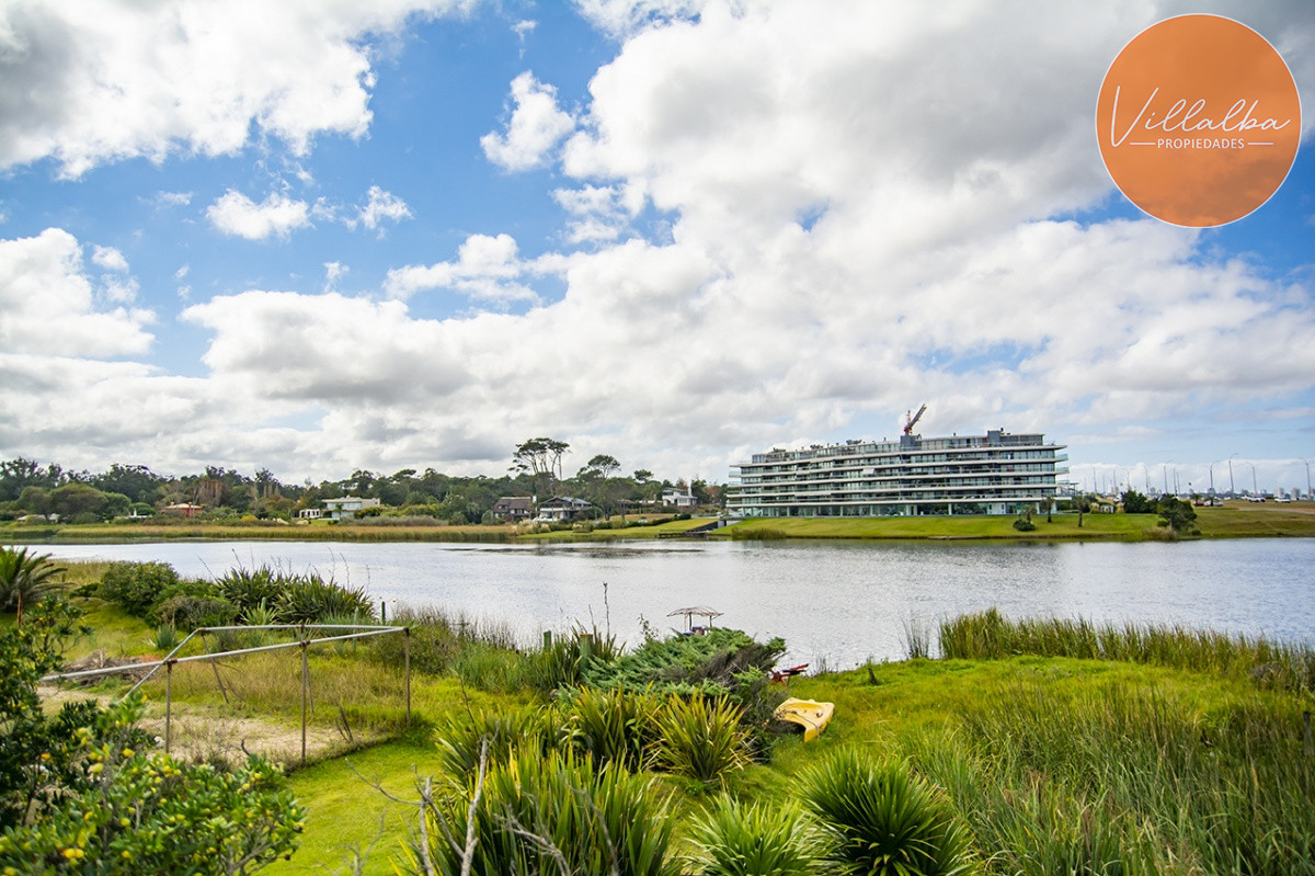 Apartamento ID.3358 - Vende apartamento con vista al mar de 3 suites, en Mansa- Punta del Este.