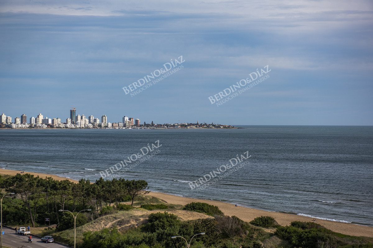 Apartamento ID.2724 - Espectacular departamento de 3  dormitorios en Ventian Playa Mansa.