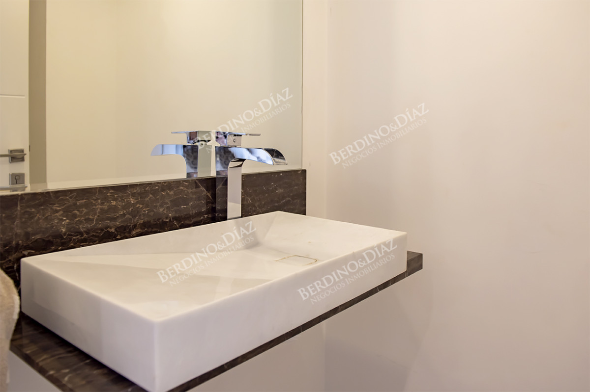 Apartamento ID.2463 - Departamento 3 dormitorios en venta. Oportunidad en Playa Mansa