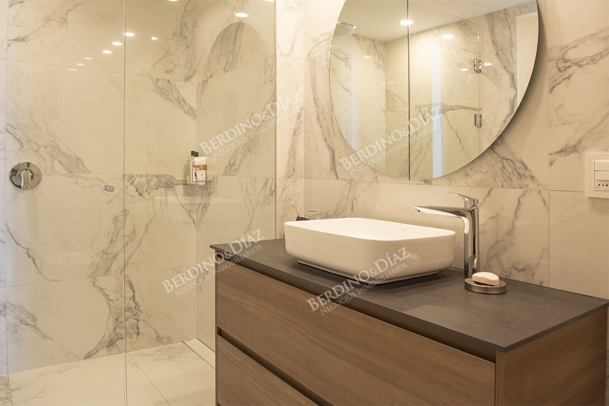 Apartamento ID.2724 - Espectacular departamento de 3  dormitorios en Ventian Playa Mansa.