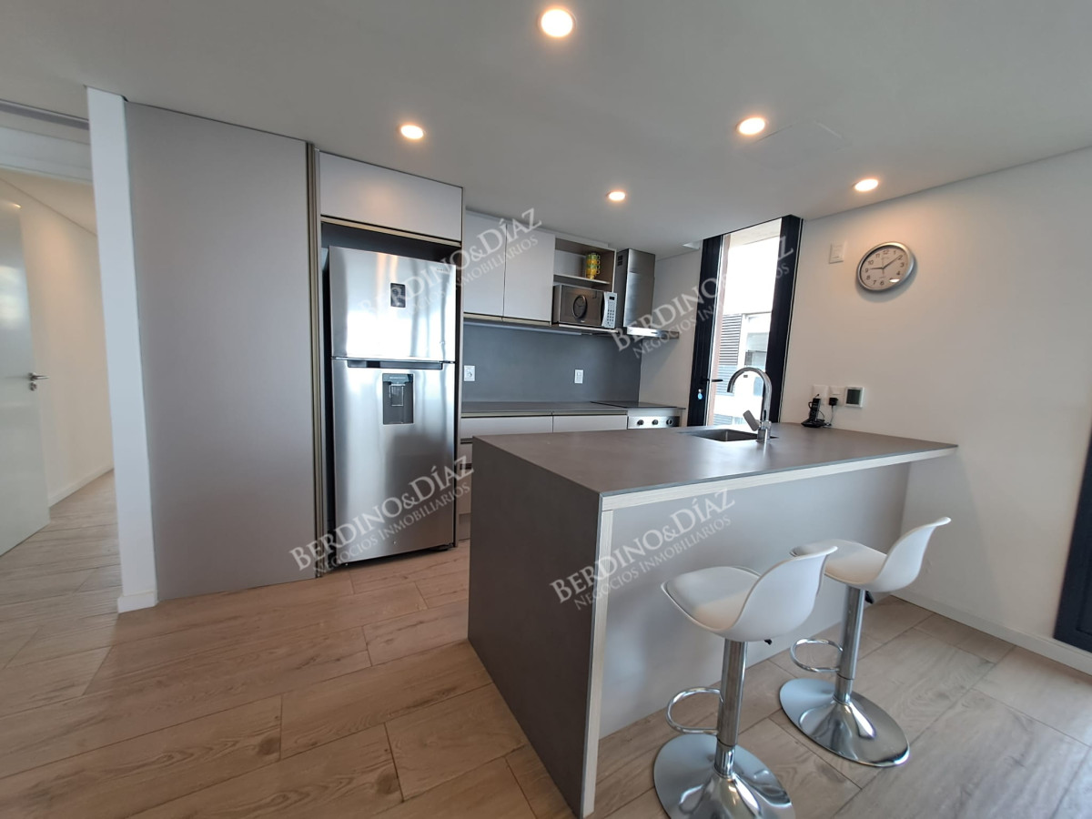 Apartamento ID.2465 - Espectacular departamento de 3 dormitorios frente al mar