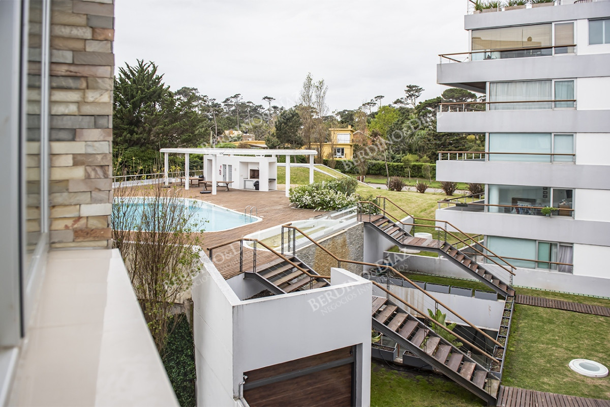 Apartamento ID.2463 - Departamento 3 dormitorios en venta. Oportunidad en Playa Mansa