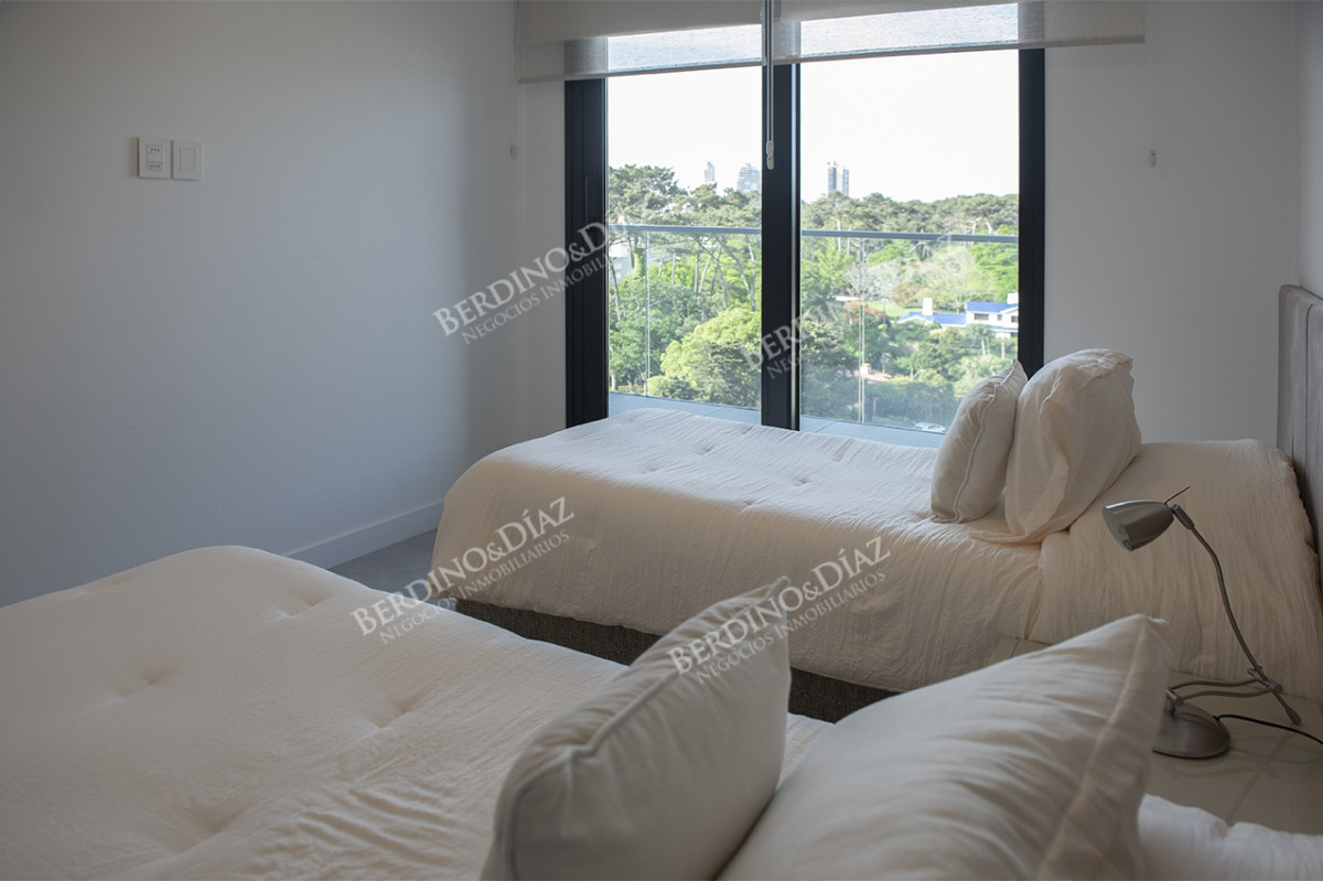 Apartamento ID.2724 - Espectacular departamento de 3  dormitorios en Ventian Playa Mansa.