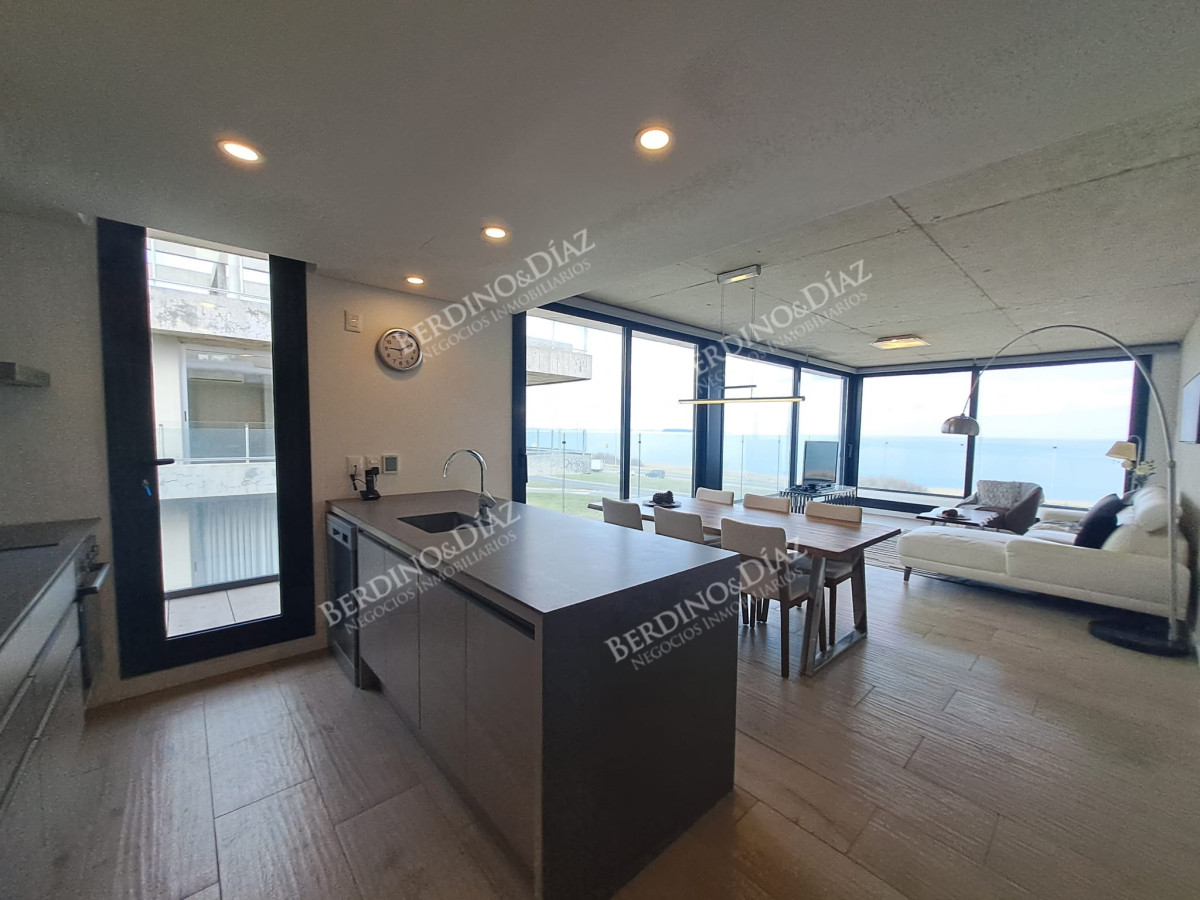 Apartamento ID.2465 - Espectacular departamento de 3 dormitorios frente al mar
