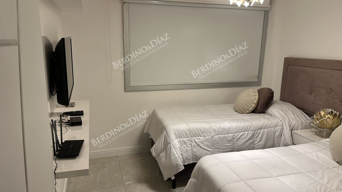 Apartamento ID.2475 - Vende departamento Playa  Mansa de 3 dormitorios parrillero
