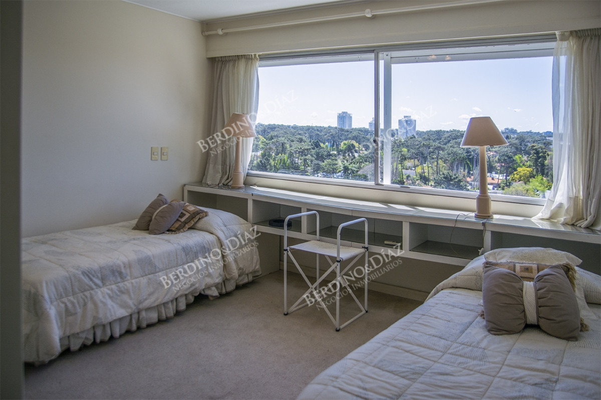 Apartamento ID.2790 -  Edificio Tunquelen II, 3 dormitorios mas servicio, playa mansa 