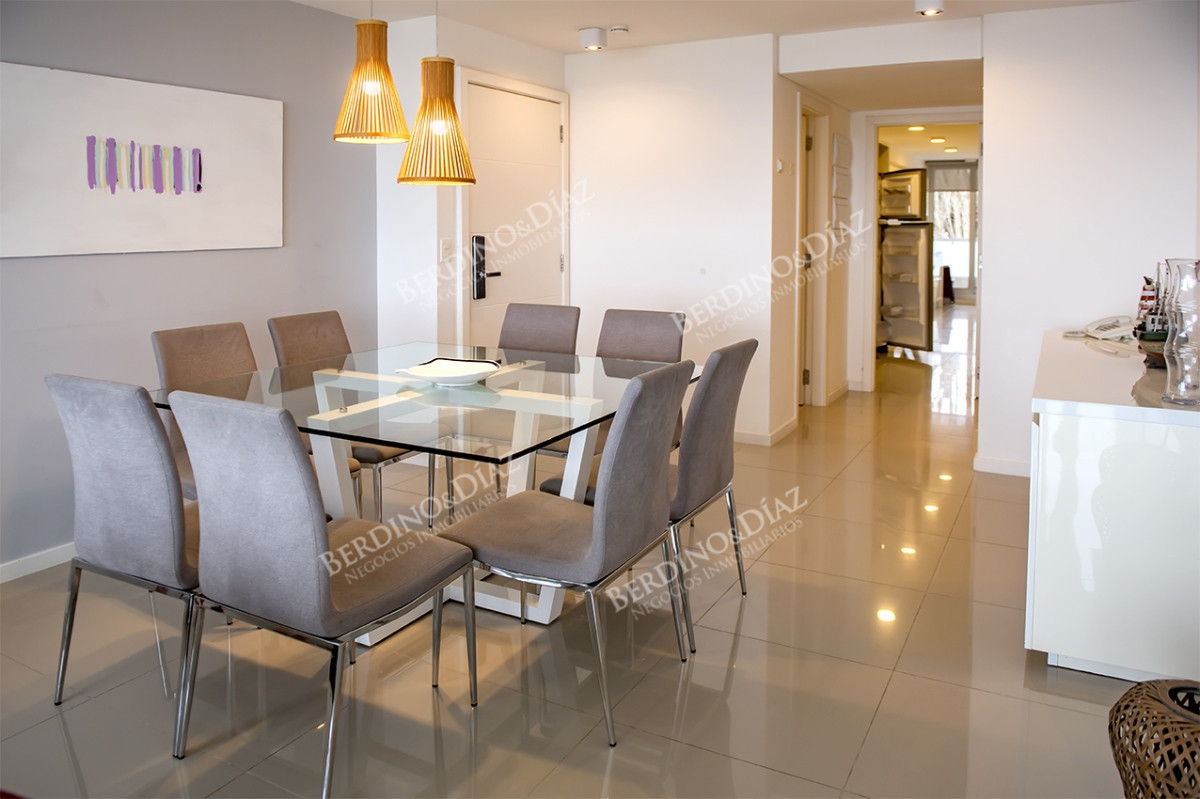 Apartamento ID.2463 - Departamento 3 dormitorios en venta. Oportunidad en Playa Mansa