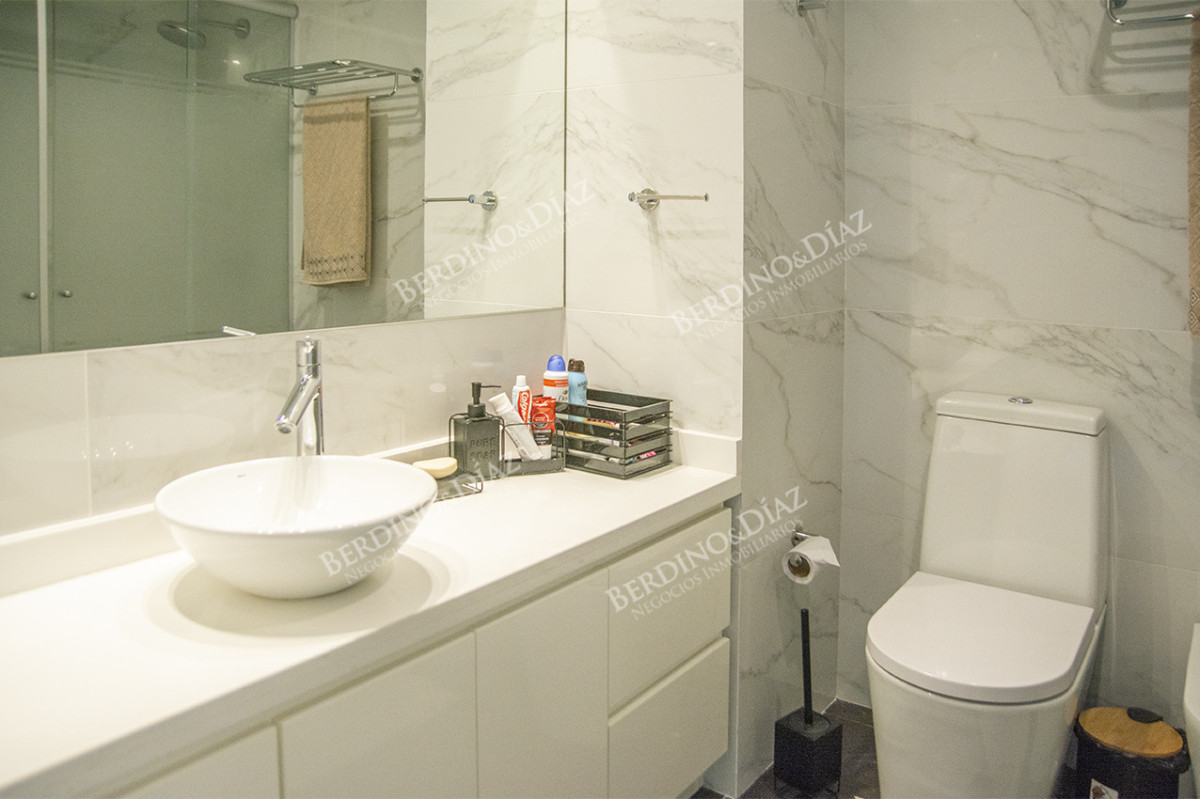 Apartamento ID.2475 - Vende departamento Playa  Mansa de 3 dormitorios parrillero