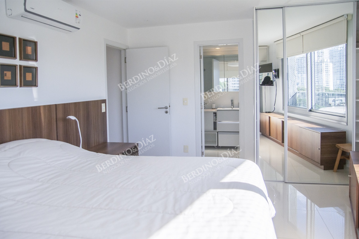 Apartamento ID.2688 - Apartamento en venta en Torre esmeralda de 3 dormitorios , en Punta del Este