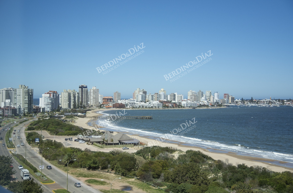 Apartamento ID.2790 -  Edificio Tunquelen II, 3 dormitorios mas servicio, playa mansa 