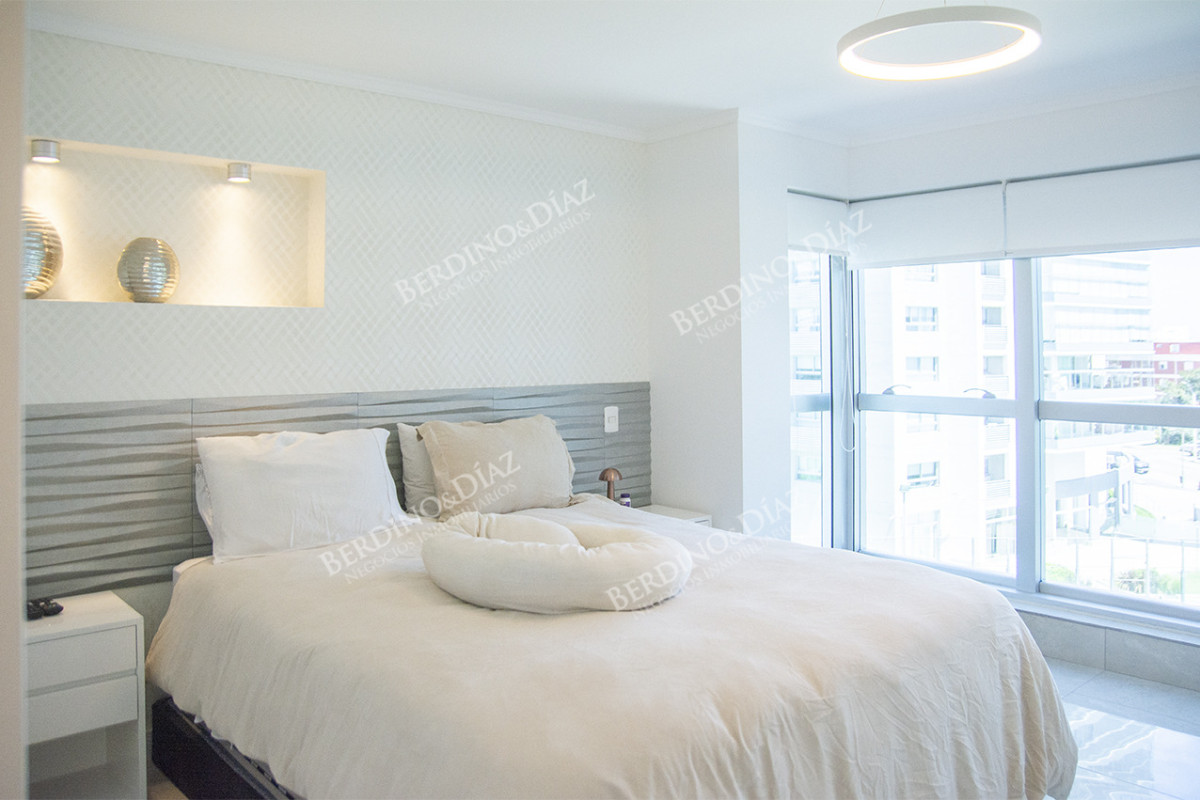 Apartamento ID.2475 - Vende departamento Playa  Mansa de 3 dormitorios parrillero