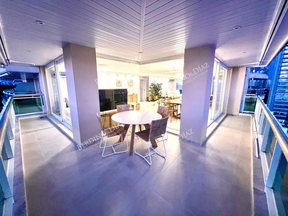 Apartamento ID.1301 - Apartamento a la venta en primera linea en CORAL TOWER