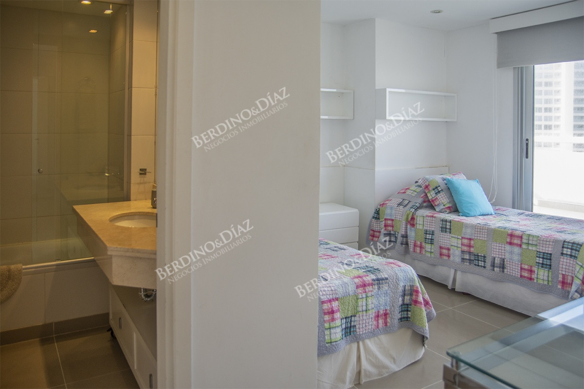 Apartamento ID.3030 - Departamento de 3 dormitorios en piso alto, Quartier del Mar, en venta.