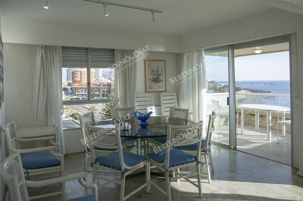 Apartamento ID.1852 - Departamento de 4 dormitorios en torre Malecon Punta del Este